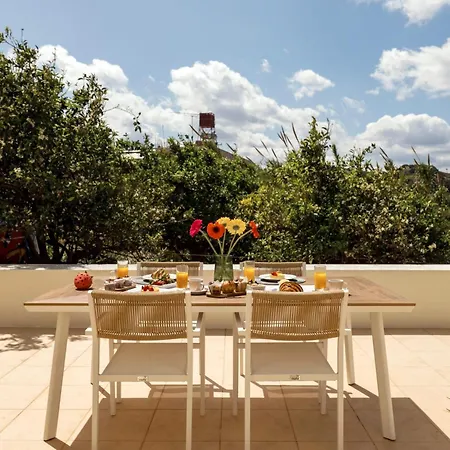 La Casa Di Fiori Stylish Holiday home *